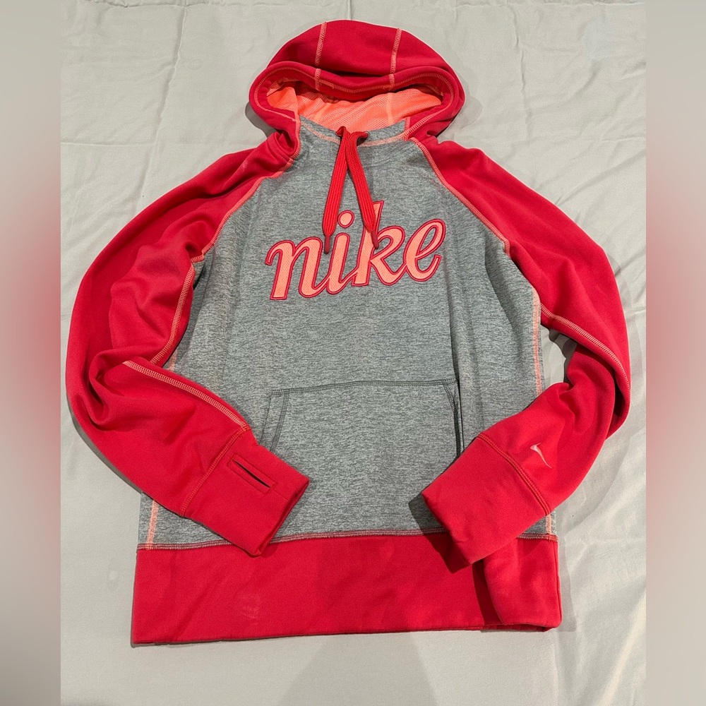 Women’s Nike sweatshirt